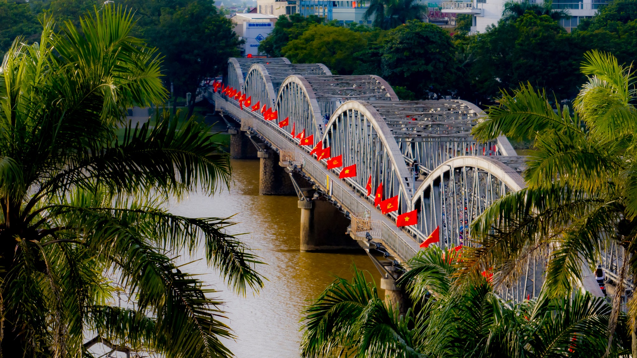 Dòng chảy đô thị Huế: Bên kia lối mới bên này kiểu xưa- Ảnh 4. Dòng chảy đô thị Huế: Bên kia lối mới bên này kiểu xưa- Ảnh 4.