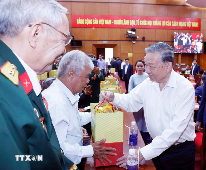 Tổng Bí thư Tô Lâm: Đắk Lắk phải trở thành đầu mối kết nối phát triển vùng- Ảnh 5.