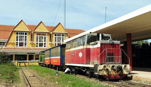 Tuyến đường sắt độc đáo duy nhất Việt Nam được xây dựng từ thời Pháp thuộc: Bị bỏ phế 50 năm, kỳ vọng hồi sinh- Ảnh 1.