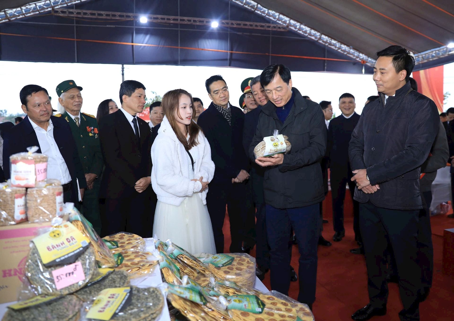 Ủy viên Bộ Chính trị, Bí thư Thành ủy Hà Nội Nguyễn Duy Ngọc: Thủ đô Hà Nội văn hiến và anh hùng - Khẳng định bản lĩnh, trí tuệ, tầm vóc trong kỷ nguyên mới- Ảnh 16.