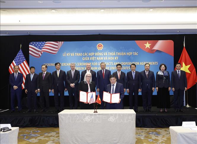 Tổng Bí thư chứng kiến lễ ký và trao các thoả thuận hợp tác giữa Việt Nam và Hoa Kỳ- Ảnh 5.