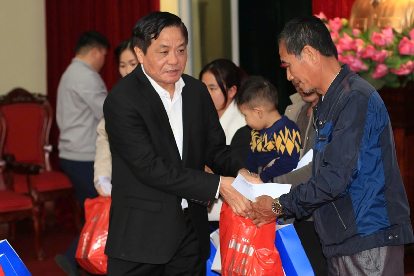 Trao tặng quà Xuân Yêu thương 2026 cho trẻ em xã Bình An, Ninh Bình- Ảnh 10.