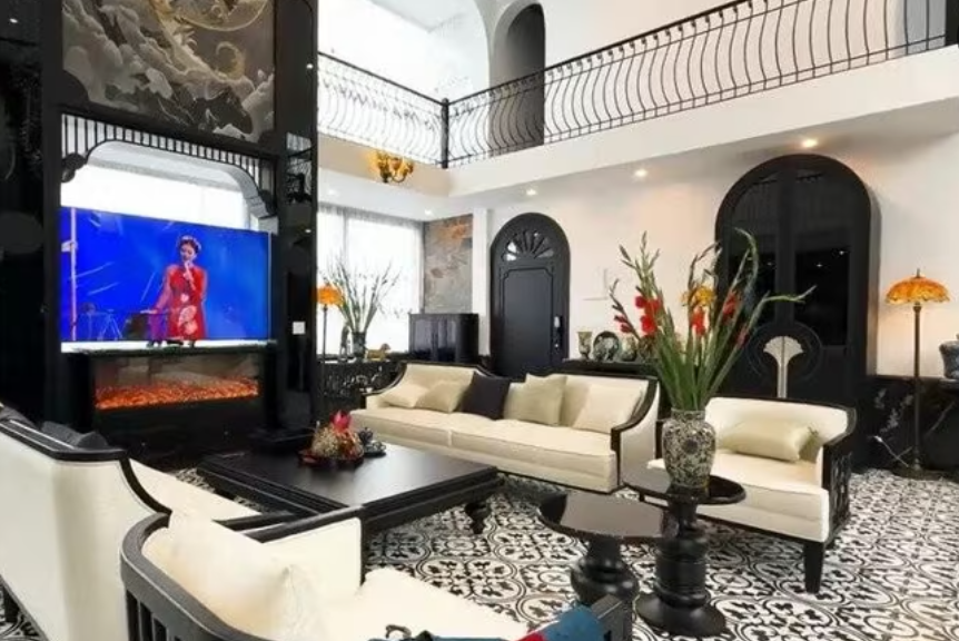 Chiêm ngưỡng căn biệt phủ gần 10.000m2 của NSND trẻ nhất Việt Nam- Ảnh 6. Chiêm ngưỡng căn biệt phủ gần 10.000m2 của NSND trẻ nhất Việt Nam- Ảnh 6.