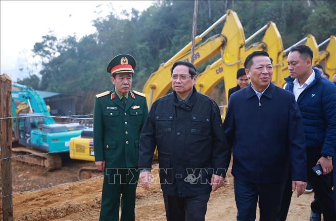 Thủ tướng Phạm Minh Chính kiểm tra dự án giao thông trọng điểm tại Lạng Sơn và Cao Bằng- Ảnh 4. Thủ tướng Phạm Minh Chính kiểm tra dự án giao thông trọng điểm tại Lạng Sơn và Cao Bằng- Ảnh 4.