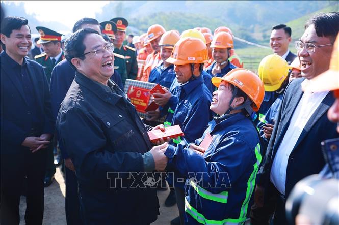 Thủ tướng Phạm Minh Chính kiểm tra dự án giao thông trọng điểm tại Lạng Sơn và Cao Bằng- Ảnh 7. Thủ tướng Phạm Minh Chính kiểm tra dự án giao thông trọng điểm tại Lạng Sơn và Cao Bằng- Ảnh 7.