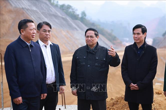 Thủ tướng Phạm Minh Chính kiểm tra dự án giao thông trọng điểm tại Lạng Sơn và Cao Bằng- Ảnh 5. Thủ tướng Phạm Minh Chính kiểm tra dự án giao thông trọng điểm tại Lạng Sơn và Cao Bằng- Ảnh 5.