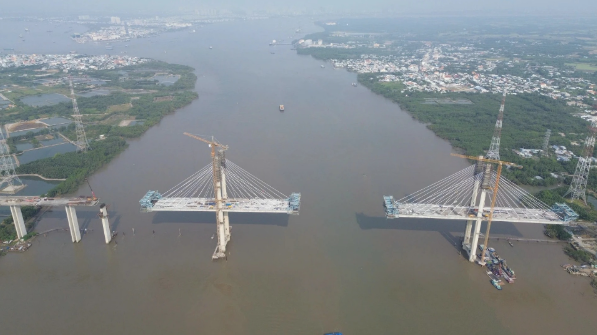 Chỉ vài tháng nữa, chính thức hợp long cây cầu dây văng nối thông miền Đông với miền Tây Việt Nam- Ảnh 2. Chỉ vài tháng nữa, chính thức hợp long cây cầu dây văng nối thông miền Đông với miền Tây Việt Nam- Ảnh 2.