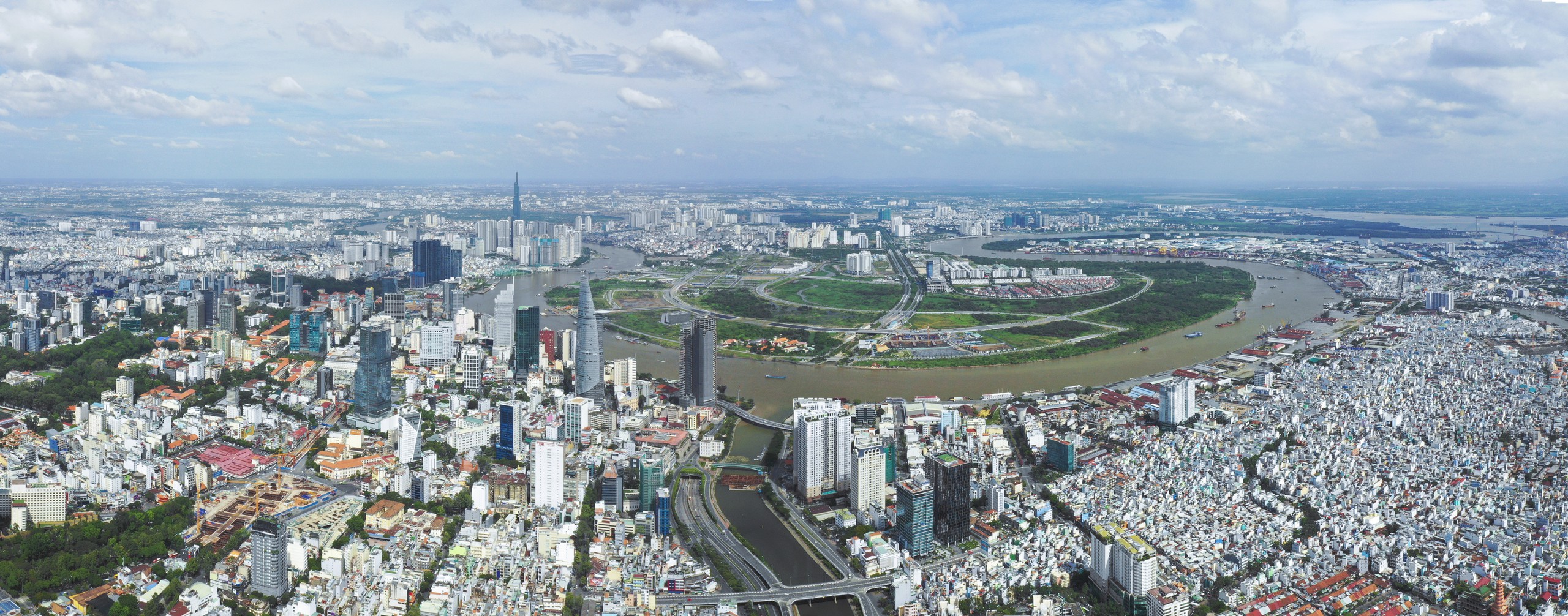 Phát triển TP.HCM trở thành siêu đô thị quốc tế: Cơ hội, thách thức và con đường phía trước