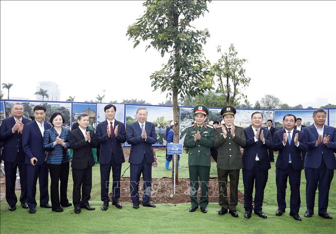 Tổng Bí thư Tô Lâm dự Lễ phát động 'Tết trồng cây đời đời nhớ ơn Bác Hồ' tại Hà Nội- Ảnh 4. Tổng Bí thư Tô Lâm dự Lễ phát động 'Tết trồng cây đời đời nhớ ơn Bác Hồ' tại Hà Nội- Ảnh 4.