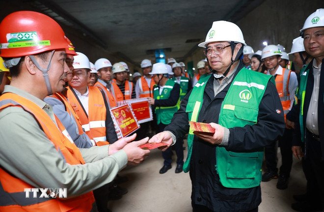 Thủ tướng: Quy hoạch phát triển ngành đường sắt với tầm nhìn trên 100 năm- Ảnh 2.