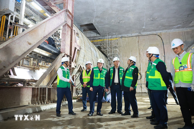 Thủ tướng: Quy hoạch phát triển ngành đường sắt với tầm nhìn trên 100 năm- Ảnh 3.