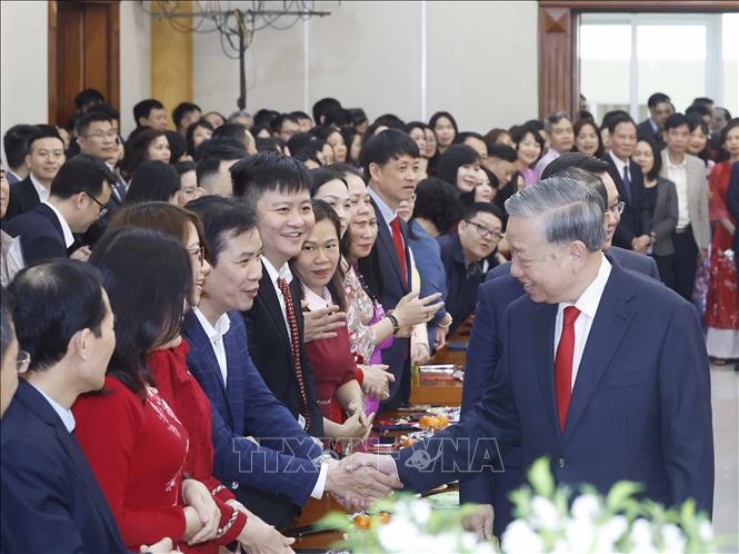 Tổng Bí thư Tô Lâm chúc Tết cán bộ, công chức Văn phòng Trung ương Đảng- Ảnh 1. Tổng Bí thư Tô Lâm chúc Tết cán bộ, công chức Văn phòng Trung ương Đảng- Ảnh 1.