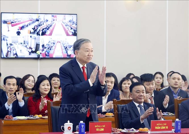 Tổng Bí thư Tô Lâm chúc Tết cán bộ, công chức Văn phòng Trung ương Đảng- Ảnh 4. Tổng Bí thư Tô Lâm chúc Tết cán bộ, công chức Văn phòng Trung ương Đảng- Ảnh 4.