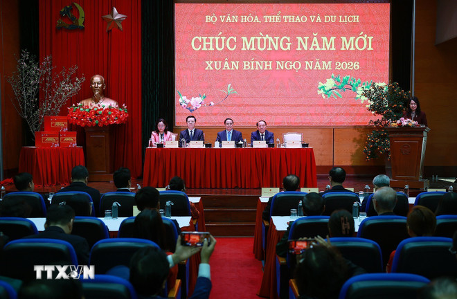 Thủ tướng: Nhanh chóng đưa các nghị quyết của Đảng về văn hóa vào cuộc sống- Ảnh 2.