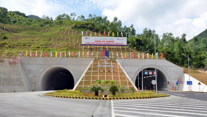 Hầm đường bộ dài thứ 3 Việt Nam, rút ngắn thời gian qua con đèo hiểm trở sắp được mở rộng lên gấp đôi, vốn đầu tư gần 1.000 tỷ- Ảnh 1.