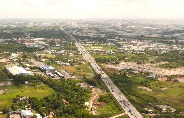 Thành phố giàu nhất Việt Nam sắp chi 10.400 tỷ ‘lên đời’ tuyến đường cửa ngõ, giải cứu kẹt xe phía Tây Bắc- Ảnh 1.