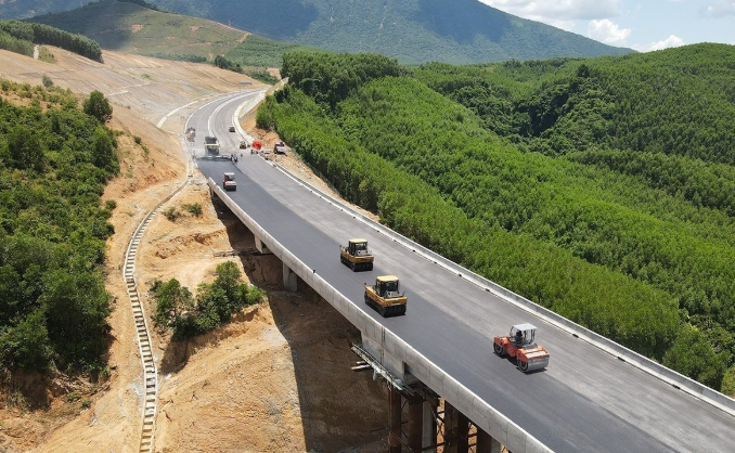 Chào giá thấp, liên danh Sơn Hải trúng gói thầu quan trọng trên tuyến cao tốc 12.000 tỷ kết nối 2 tỉnh hẹp nhất Việt Nam- Ảnh 2.