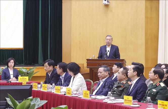 Tổng Bí thư Tô Lâm dự Hội nghị tiếp xúc giữa cử tri với người ứng cử đại biểu Quốc hội khóa XVI tại Hà Nội- Ảnh 4.