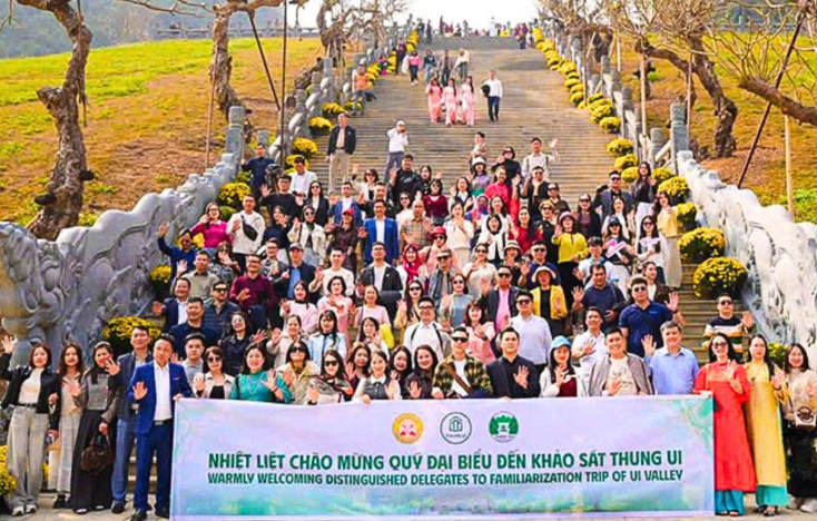 Doanh nghiệp Xây dựng Xuân Trường khảo sát thung lũng hoang sơ đẹp như phim cổ trang giữa lòng di sản thế giới- Ảnh 1.