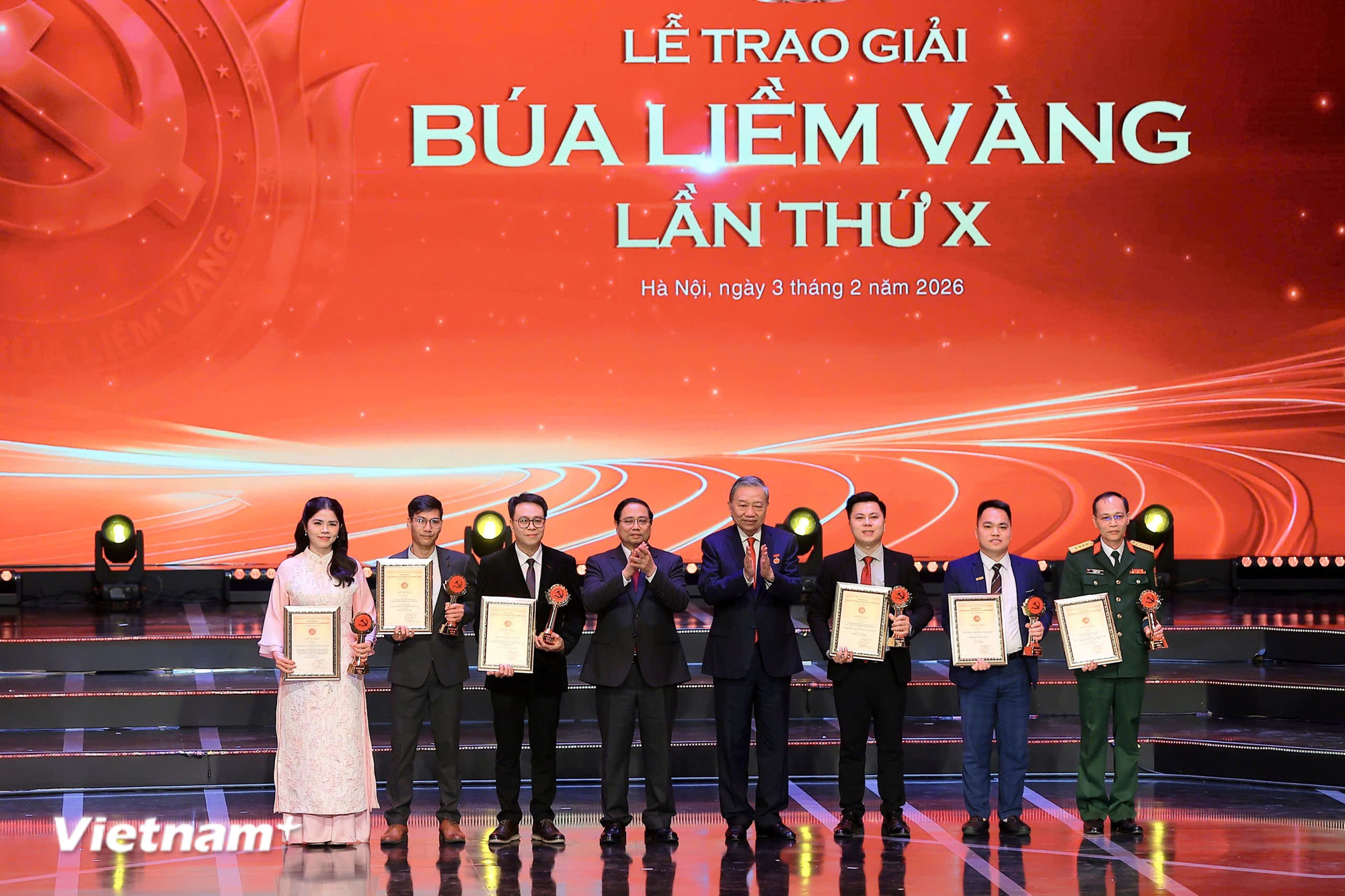 Toàn văn bài phát biểu của Tổng Bí thư Tô Lâm tại Lễ tuyên dương Bí thư Chi bộ xuất sắc và trao Giải Búa liềm Vàng lần thứ X- Ảnh 6. Toàn văn bài phát biểu của Tổng Bí thư Tô Lâm tại Lễ tuyên dương Bí thư Chi bộ xuất sắc và trao Giải Búa liềm Vàng lần thứ X- Ảnh 6.