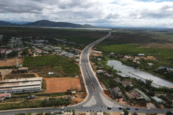 Chỉ ít ngày nữa, chính thức vận hành cung đường băng núi hơn nghìn tỷ tại tỉnh lớn thứ 2 Việt Nam, giảm tải áp lực tuyến quốc lộ xây cách đây 100 năm- Ảnh 1.