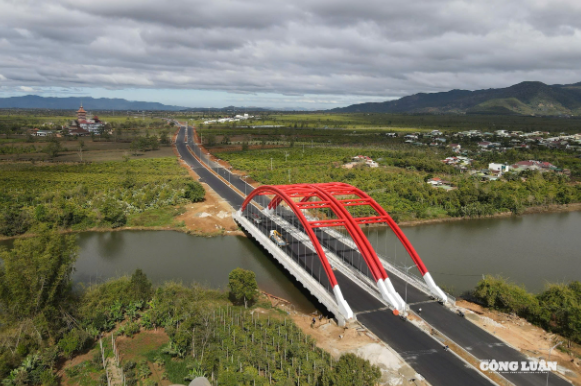 Chỉ ít ngày nữa, chính thức vận hành cung đường băng núi hơn nghìn tỷ tại tỉnh lớn thứ 2 Việt Nam, giảm tải áp lực tuyến quốc lộ xây cách đây 100 năm- Ảnh 2.