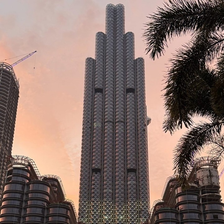 Sắp khánh thành tòa nhà chọc trời cao gần 400m: Kiến trúc xếp tầng độc đáo, là không gian làm việc cho 13.000 người- Ảnh 1.