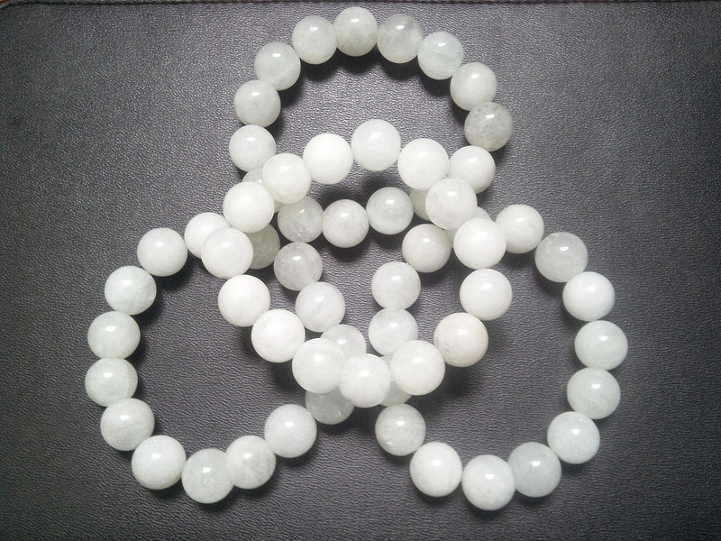 Em bé sinh năm Bính Ngọ - 2026 hợp với màu nào?- Ảnh 1.