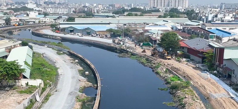 Kênh dài nhất TP. HCM trễ tiến độ 10 gói thầu, dự kiến hoàn thành trong năm nay- Ảnh 1.