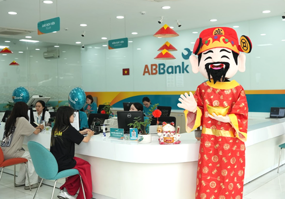 Ngày đầu tiên ABBank tung “mưa” vàng 24K: Những chủ nhân đầu tiên đã lộ diện- Ảnh 2.
