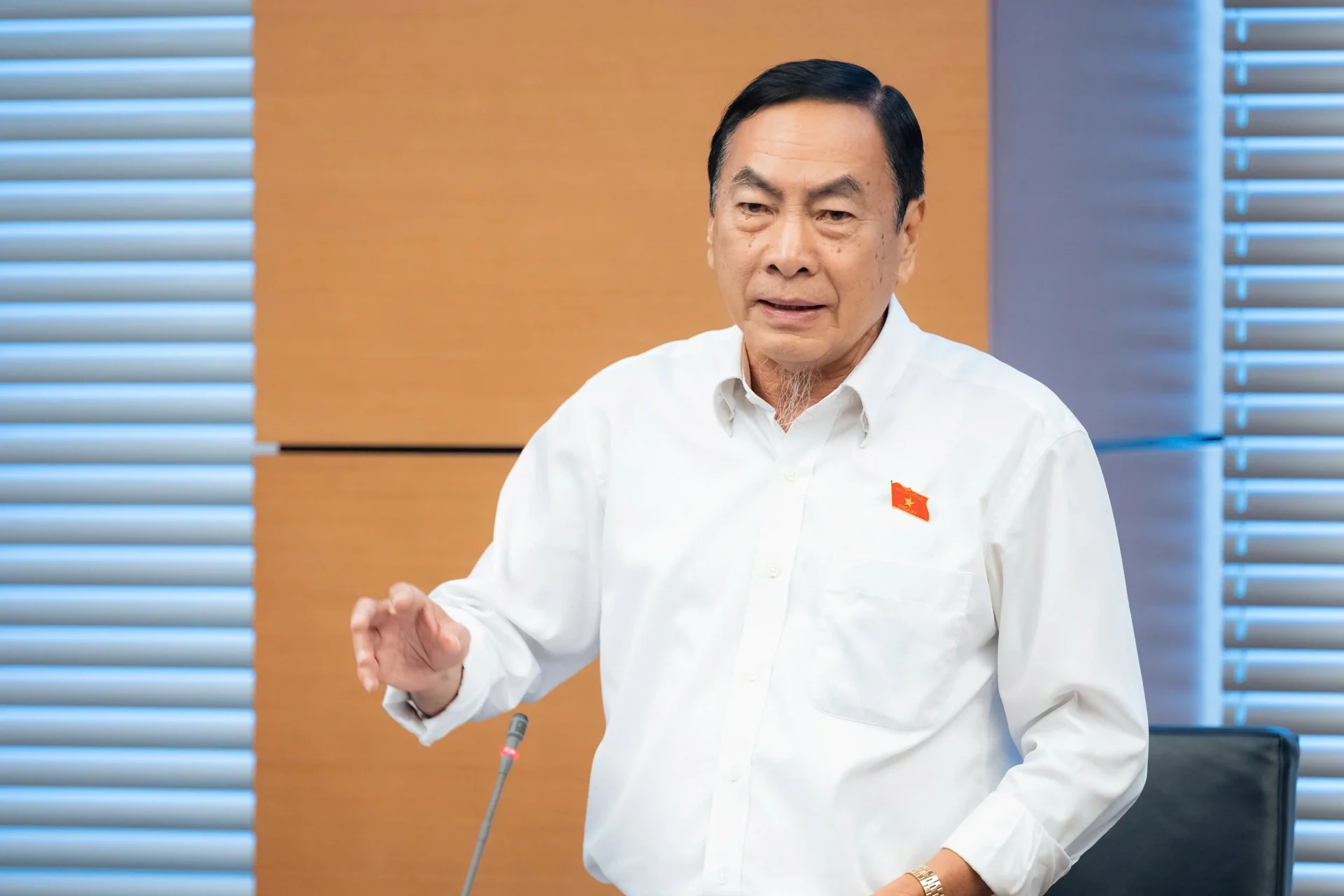 Từ lá phiếu cử tri đến yêu cầu kiến tạo thể chế đột phá cho giai đoạn phát triển then chốt- Ảnh 1. Từ lá phiếu cử tri đến yêu cầu kiến tạo thể chế đột phá cho giai đoạn phát triển then chốt- Ảnh 1.