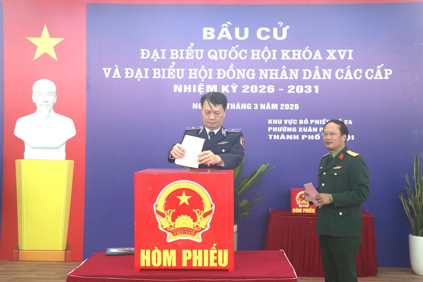 'Ngày hội non sông' được đảm bảo an ninh, an toàn, cử tri phấn khởi đi bỏ phiếu- Ảnh 3.