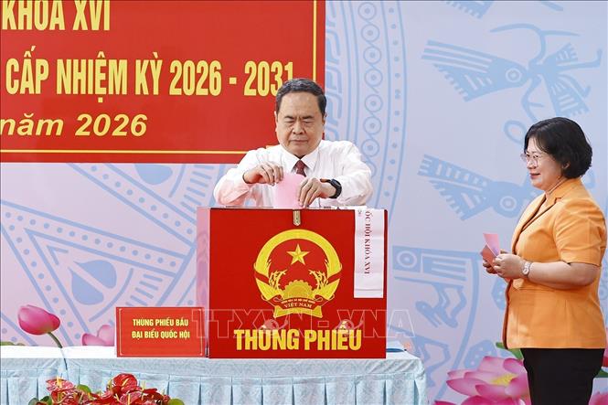 Chủ tịch Quốc hội Trần Thanh Mẫn bỏ phiếu bầu cử tại TP Hồ Chí Minh- Ảnh 1.