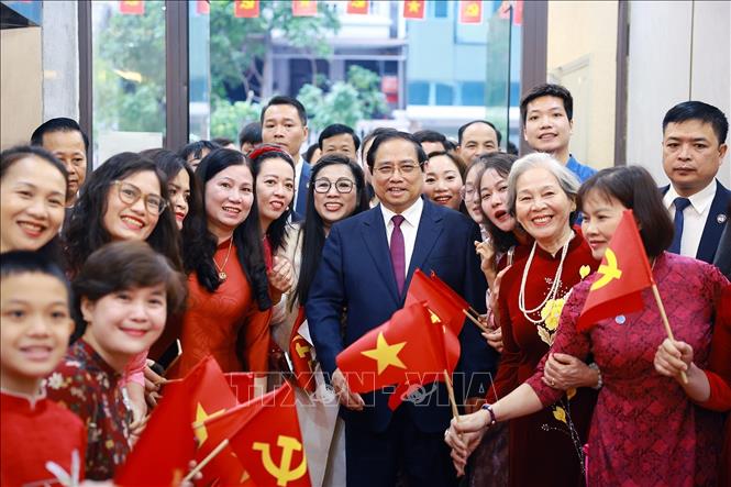 Thủ tướng Phạm Minh Chính bỏ phiếu bầu cử tại phường Tây Hồ, Hà Nội- Ảnh 4.