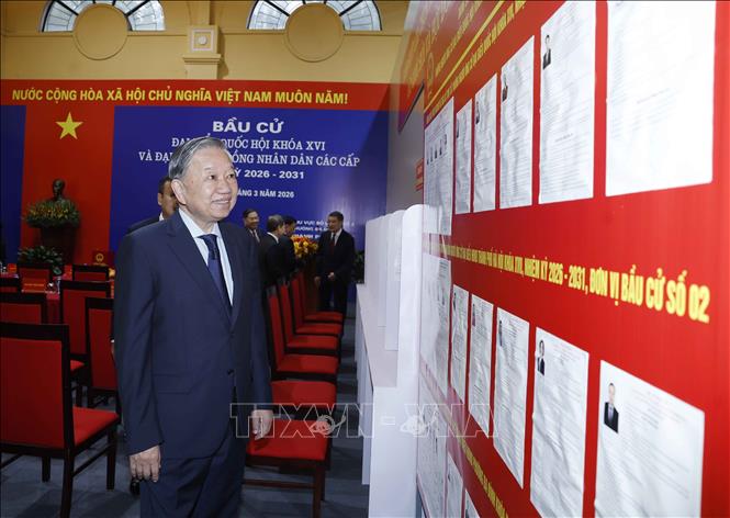 Tổng Bí thư Tô Lâm bỏ phiếu bầu cử tại phường Ba Đình, Hà Nội- Ảnh 3. Tổng Bí thư Tô Lâm bỏ phiếu bầu cử tại phường Ba Đình, Hà Nội- Ảnh 3.