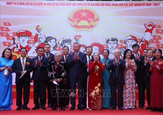 Tổng Bí thư Tô Lâm bỏ phiếu bầu cử tại phường Ba Đình, Hà Nội- Ảnh 9. Tổng Bí thư Tô Lâm bỏ phiếu bầu cử tại phường Ba Đình, Hà Nội- Ảnh 9.