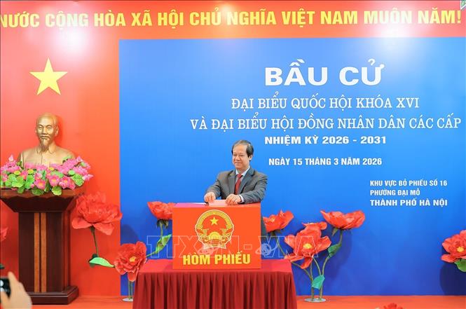 Trưởng ban Tuyên giáo và Dân vận Trung ương bầu cử tại phường Đại Mỗ (Hà Nội)- Ảnh 2.