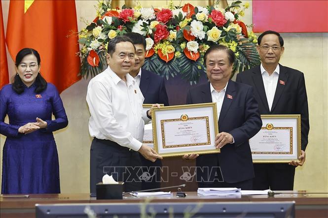 Chủ tịch Quốc hội: Hoàn thiện thể chế, pháp luật là khâu đột phá chiến lược để phát triển đất nước- Ảnh 2. Chủ tịch Quốc hội: Hoàn thiện thể chế, pháp luật là khâu đột phá chiến lược để phát triển đất nước- Ảnh 2.