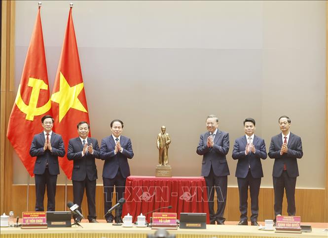 Tổng Bí thư Tô Lâm: Xây dựng thành phố Hải Phòng trở thành trung tâm công nghiệp và cảng biển hiện đại- Ảnh 4.