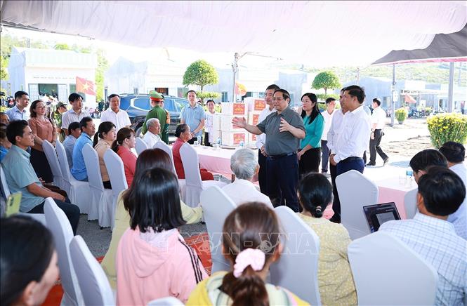 Thủ tướng Phạm Minh Chính kiểm tra các tuyến đường bộ cao tốc và kết quả triển khai Chiến dịch Quang Trung ở miền Trung- Ảnh 6.