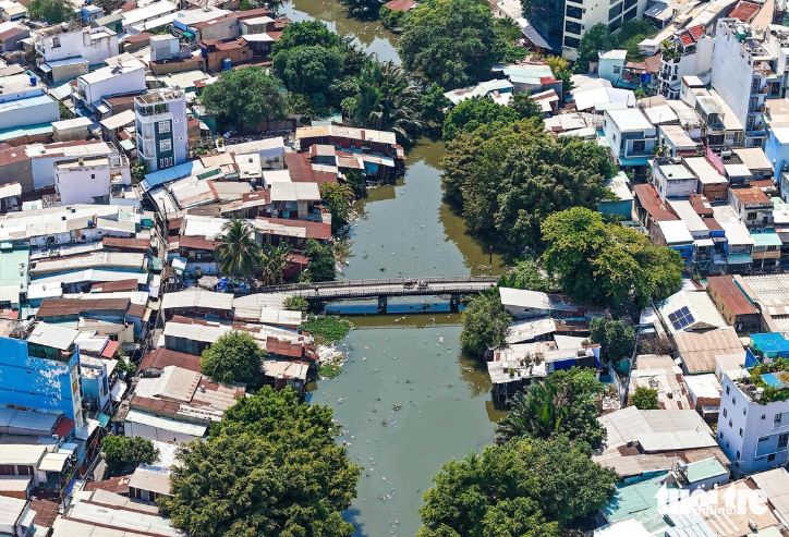 Dự án hơn 17.000 tỷ cải tạo rạch ô nhiễm nhất TP. HCM chậm tiến độ, lãnh đạo ra chỉ đạo 'nóng'- Ảnh 2.