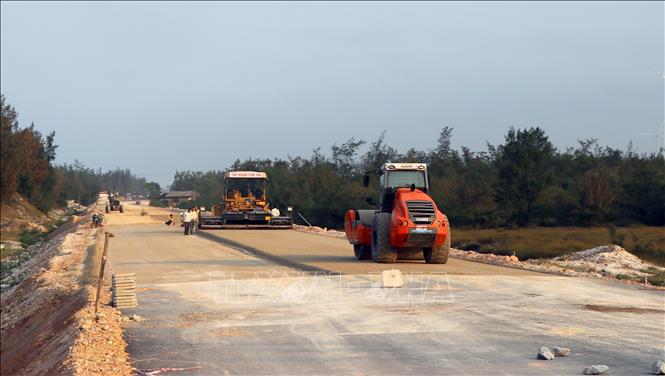 Tăng cường quản lý, bình ổn giá vật liệu, tháo gỡ khó khăn cho các công trình giao thông- Ảnh 1. Tăng cường quản lý, bình ổn giá vật liệu, tháo gỡ khó khăn cho các công trình giao thông- Ảnh 1.