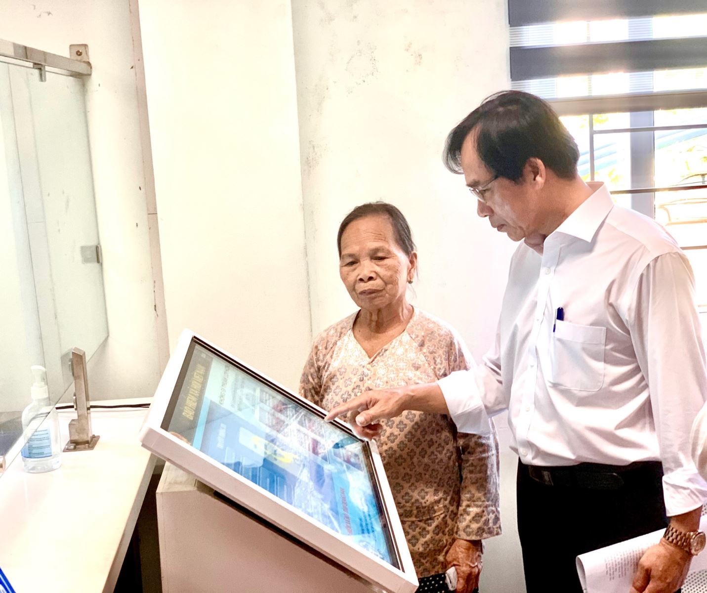 Nâng cao chất lượng dịch vụ công trực tuyến để người dân thực sự được phục vụ- Ảnh 2.