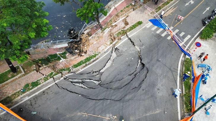 TP giàu nhất Việt Nam có tốc độ chìm dần nhanh bậc nhất thế giới dự chi 100 tỷ để cứu nguy cho một đoạn kênh bị sụt lún nghiêm trọng- Ảnh 1. TP giàu nhất Việt Nam có tốc độ chìm dần nhanh bậc nhất thế giới dự chi 100 tỷ để cứu nguy cho một đoạn kênh bị sụt lún nghiêm trọng- Ảnh 1.