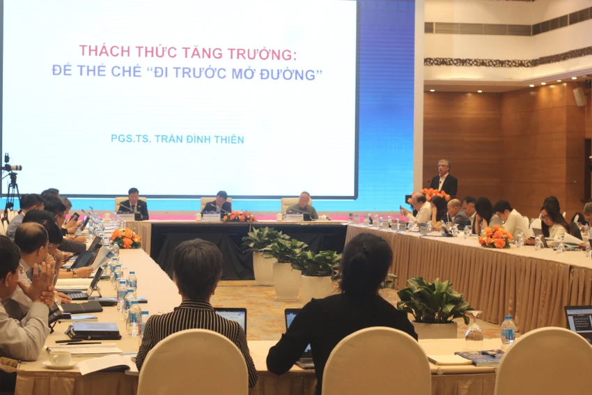 PGS. TS. Trần Đình Thiên: Muốn bứt phá, thể chế phải “đi trước mở đường”, nuôi dưỡng “lực lượng sản xuất của tương lai”- Ảnh 1.
