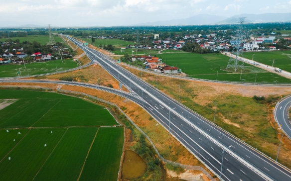 Sẵn sàng thông xe cao tốc 12.400 tỷ mà Tập đoàn Sơn Hải muốn cắm biển bảo hành 10 năm
- Ảnh 1.