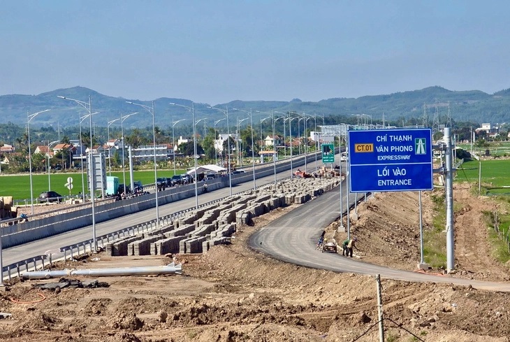 Sắp thông xe cao tốc gần 11.000 tỷ với 1 hầm xuyên núi, góp phần nối thông miền Trung- Ảnh 2.