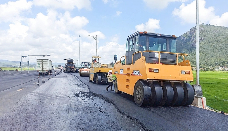 Sắp thông xe cao tốc gần 11.000 tỷ với 1 hầm xuyên núi, góp phần nối thông miền Trung- Ảnh 1.