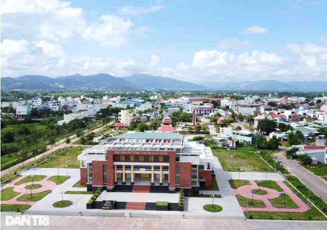 Thị xã trực thuộc tỉnh có đường bờ biển đẹp bậc nhất Việt Nam sắp lên thành phố, quy mô hơn 200.000 người- Ảnh 1.