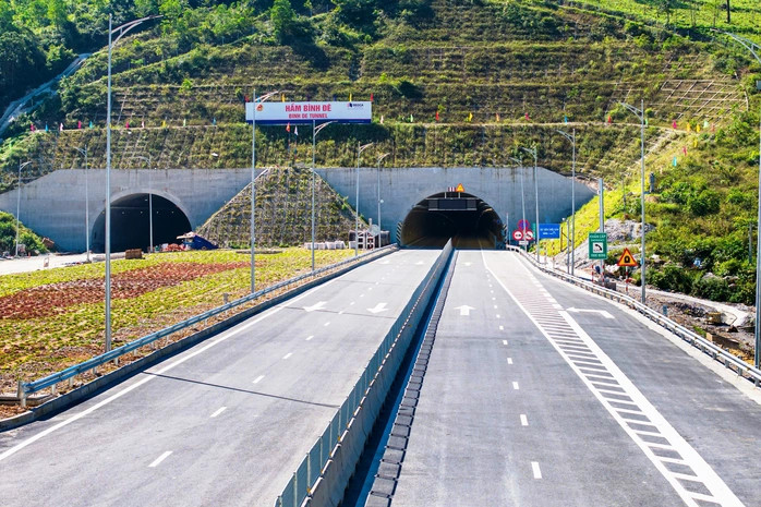 Chỉ 1 tháng nữa, Việt Nam sẽ thông xe loạt cao tốc trọng điểm- Ảnh 2.